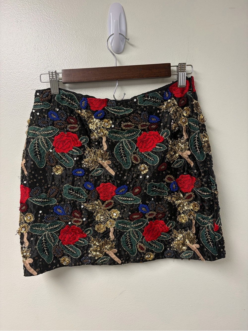 Boston Proper Sequin Beaded Embellished Floral Black Mini Skirt Size‎ 0